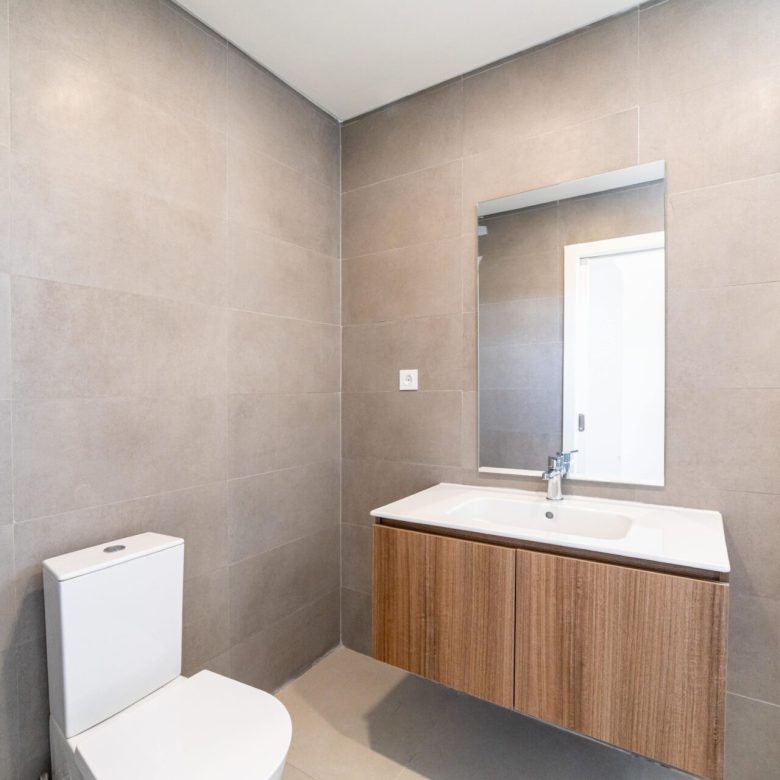 Palmela village bathroom