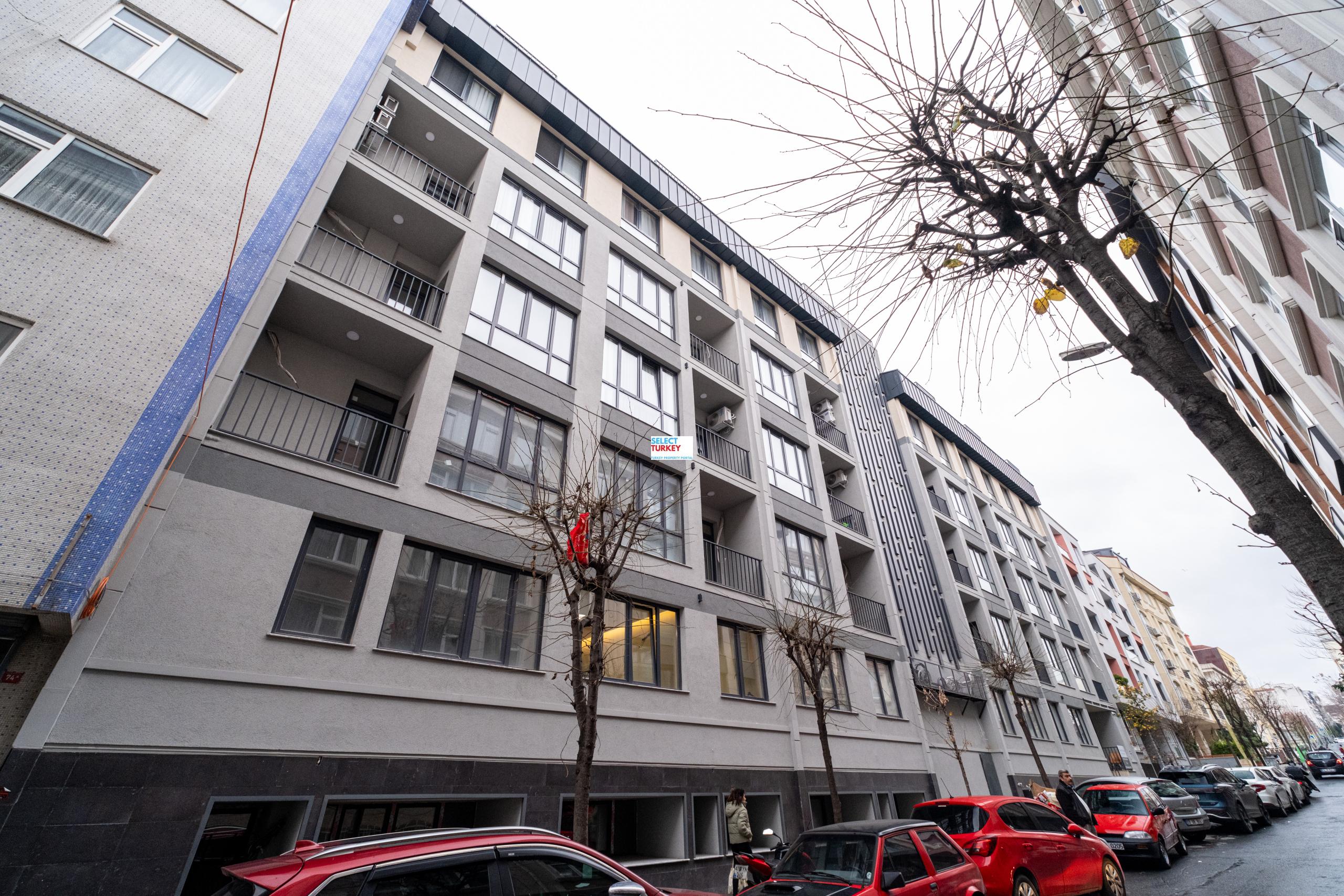 Taksim Palas location map showing its 10-minute walking distance to Osmanbey Metro Station.